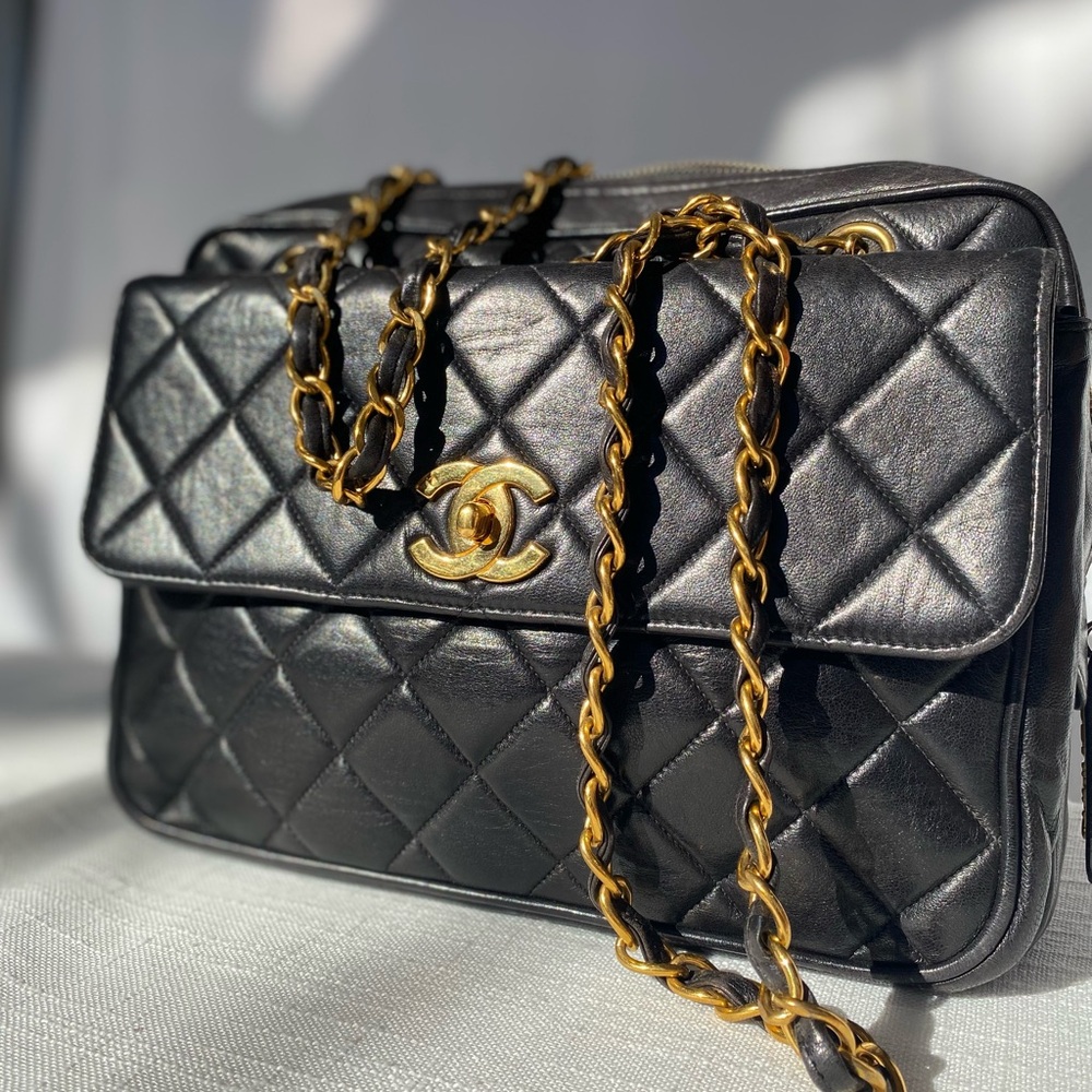 100% Authentic Vintage 90s Chanel Black and Gold Chain Quilted Shoulder Bag
